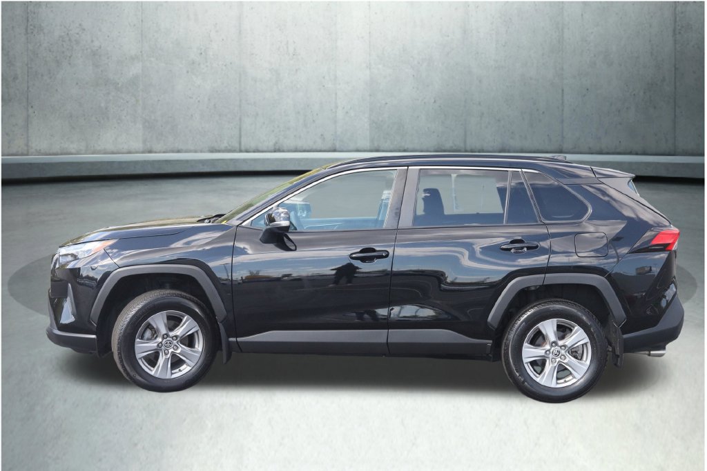 Used 2023 Toyota RAV4 XLE AWD/4WD image 9