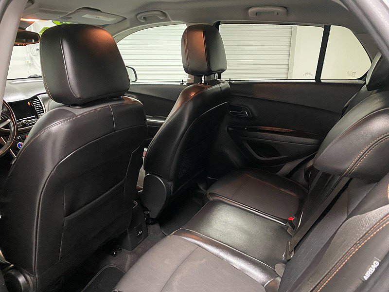 Used 2019 Chevrolet Trax LT w/ LT Convenience Package AWD/4WD image 11