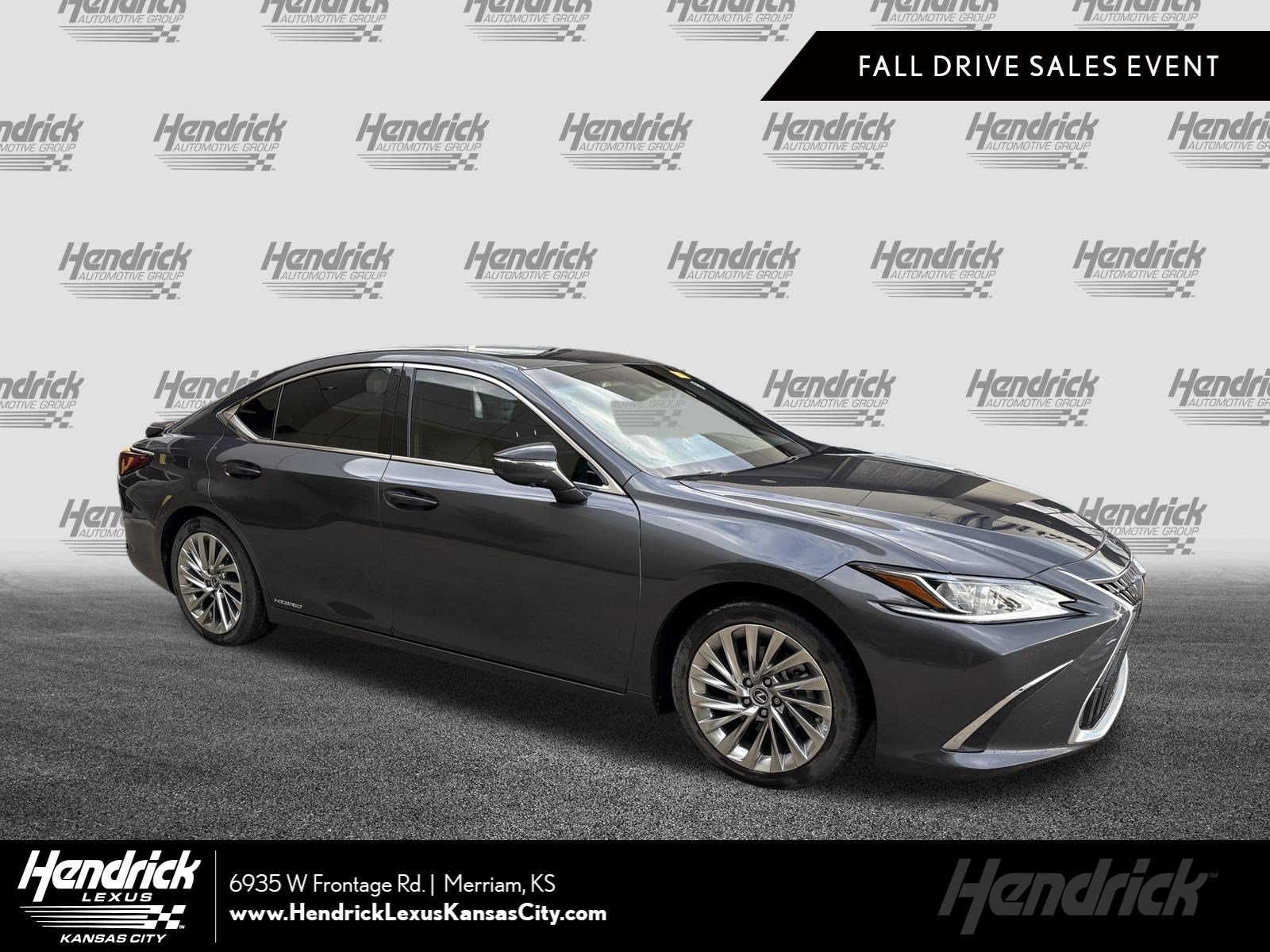 Certified 2022 Lexus ES 300h w/ Accessory Package 2