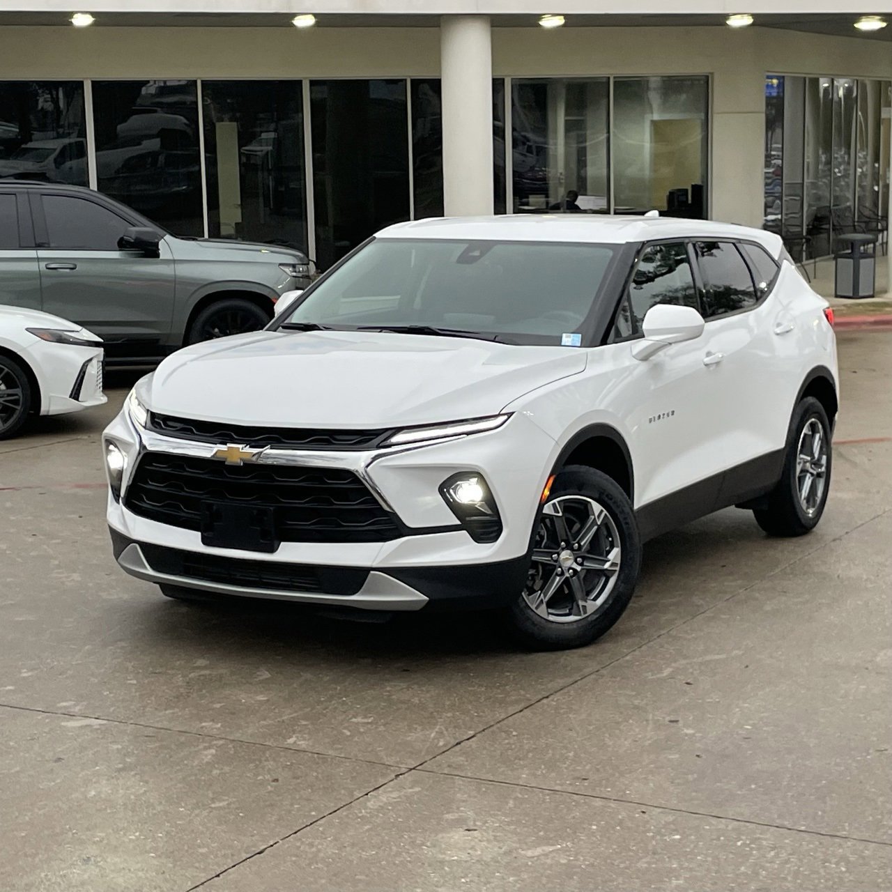 Used 2025 Chevrolet Blazer LT image 9