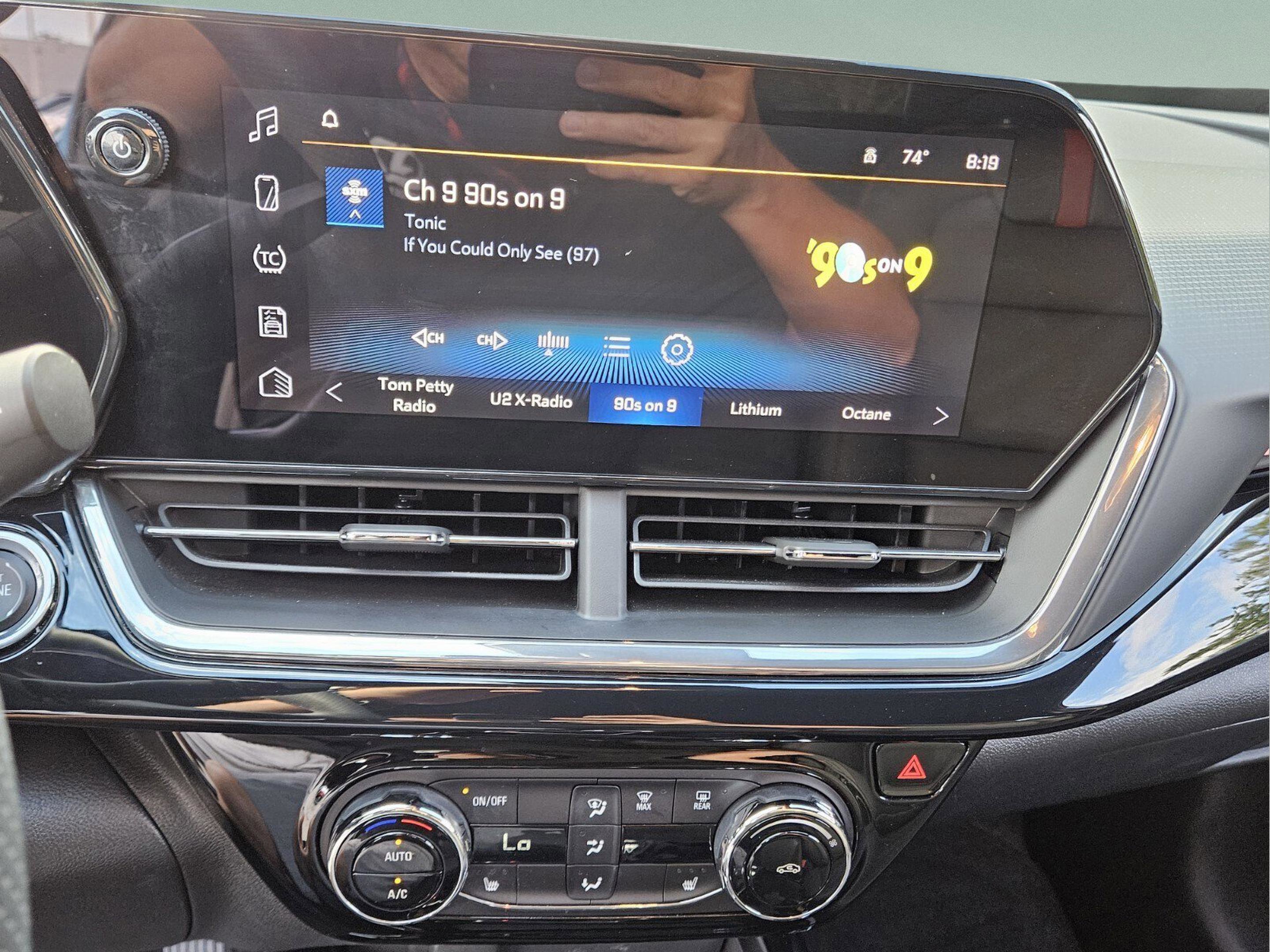 Used 2025 Chevrolet Trax RS w/ Driver Confidence Package image 11