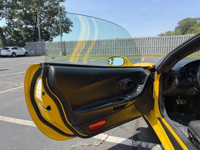 Used 2003 Chevrolet Corvette Convertible w/ Preferred Equipment Group1 RWD image 17