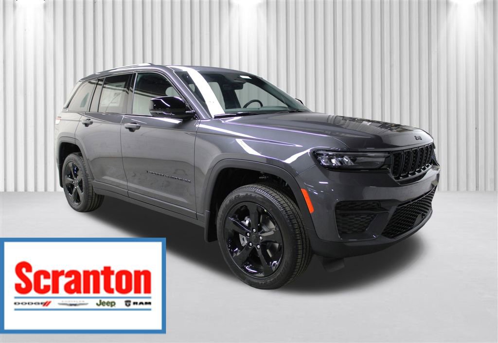 New 2025 Jeep Grand Cherokee Altitude image 1