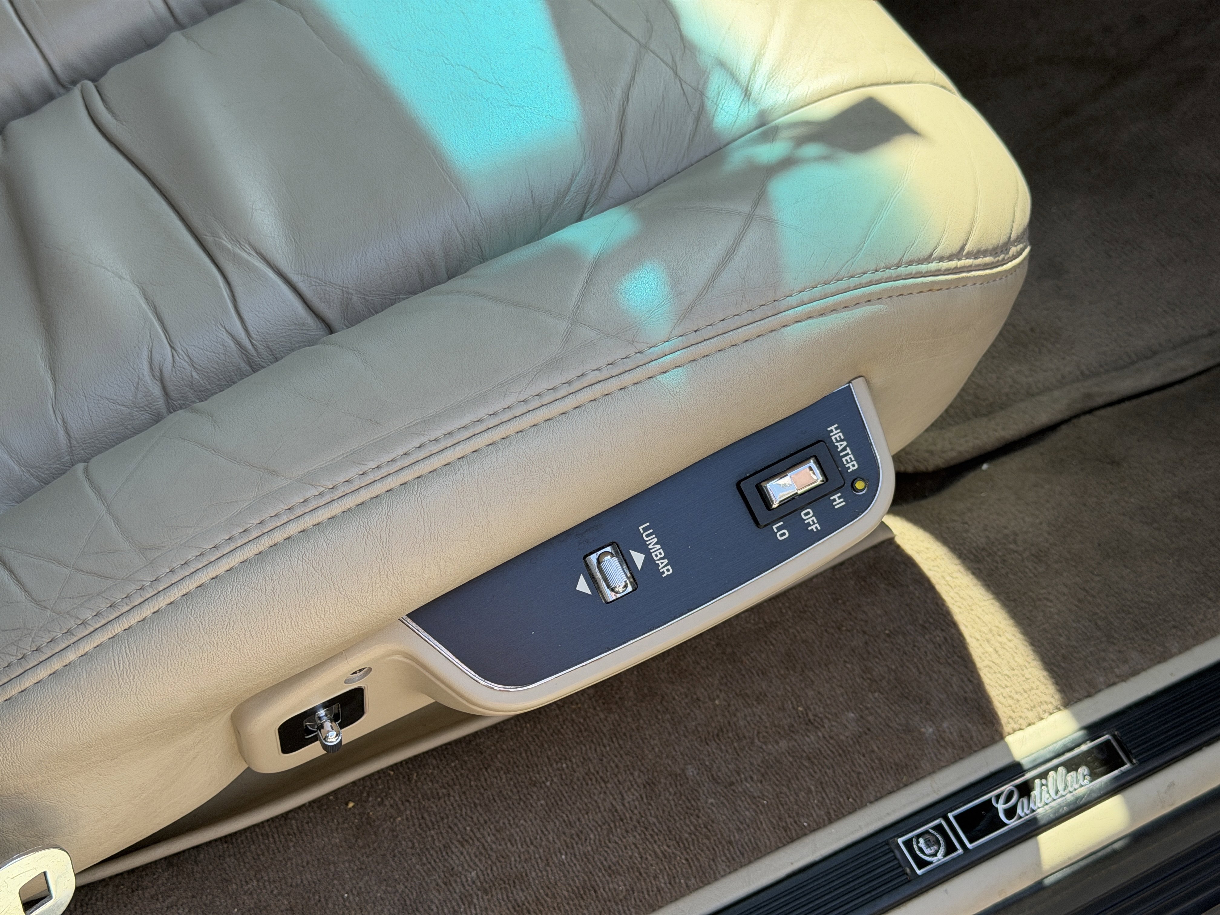 Used 1996 Cadillac Fleetwood Brougham RWD image 21
