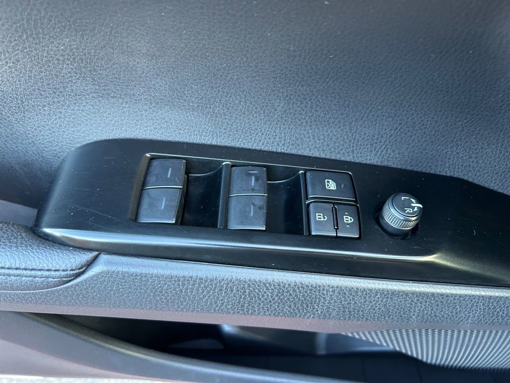 Used 2025 Toyota Camry XSE FWD image 24