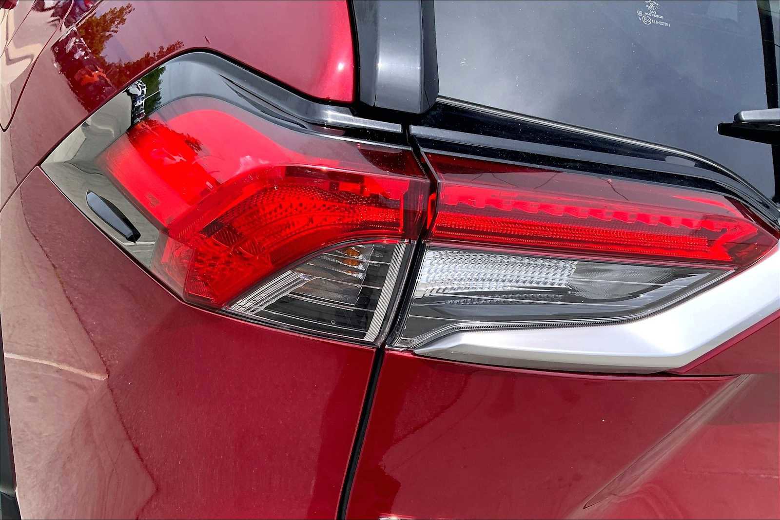 Used 2020 Toyota RAV4 Limited AWD/4WD image 28