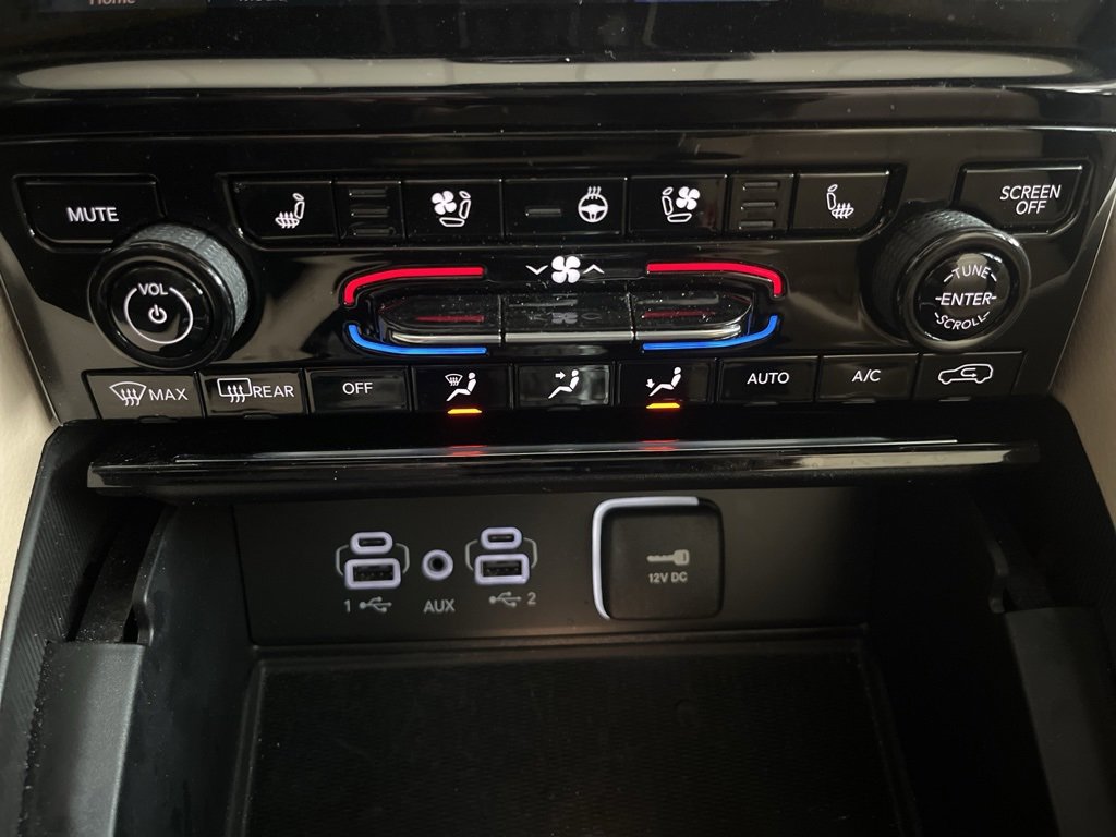 Used 2024 Jeep Grand Cherokee Limited w/ Luxury Tech Group II image 25