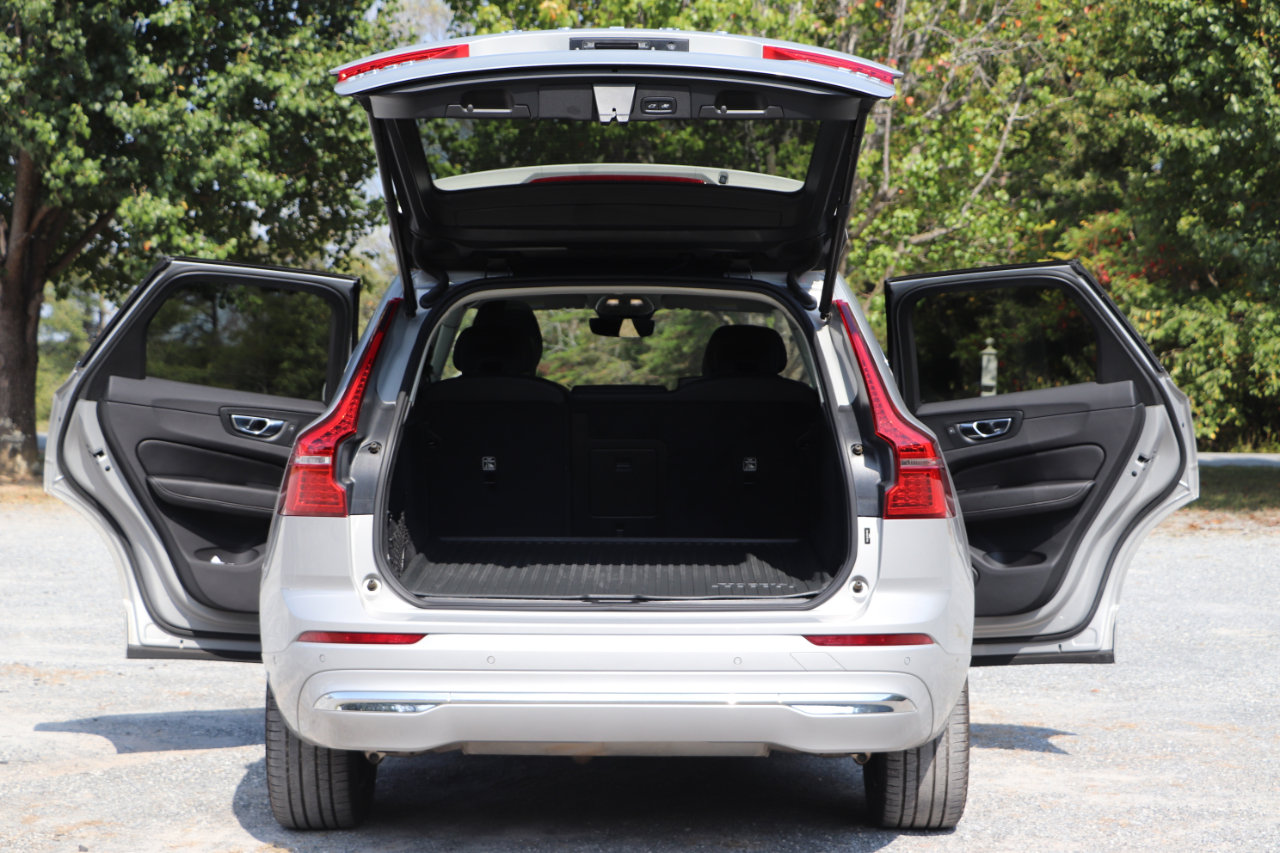 Used 2022 Volvo XC60 B5 Inscription w/ Advanced Package image 5