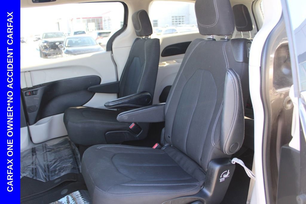 Used 2023 Chrysler Voyager LX image 26