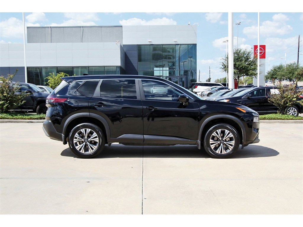 Used 2023 Nissan Rogue SV image 7