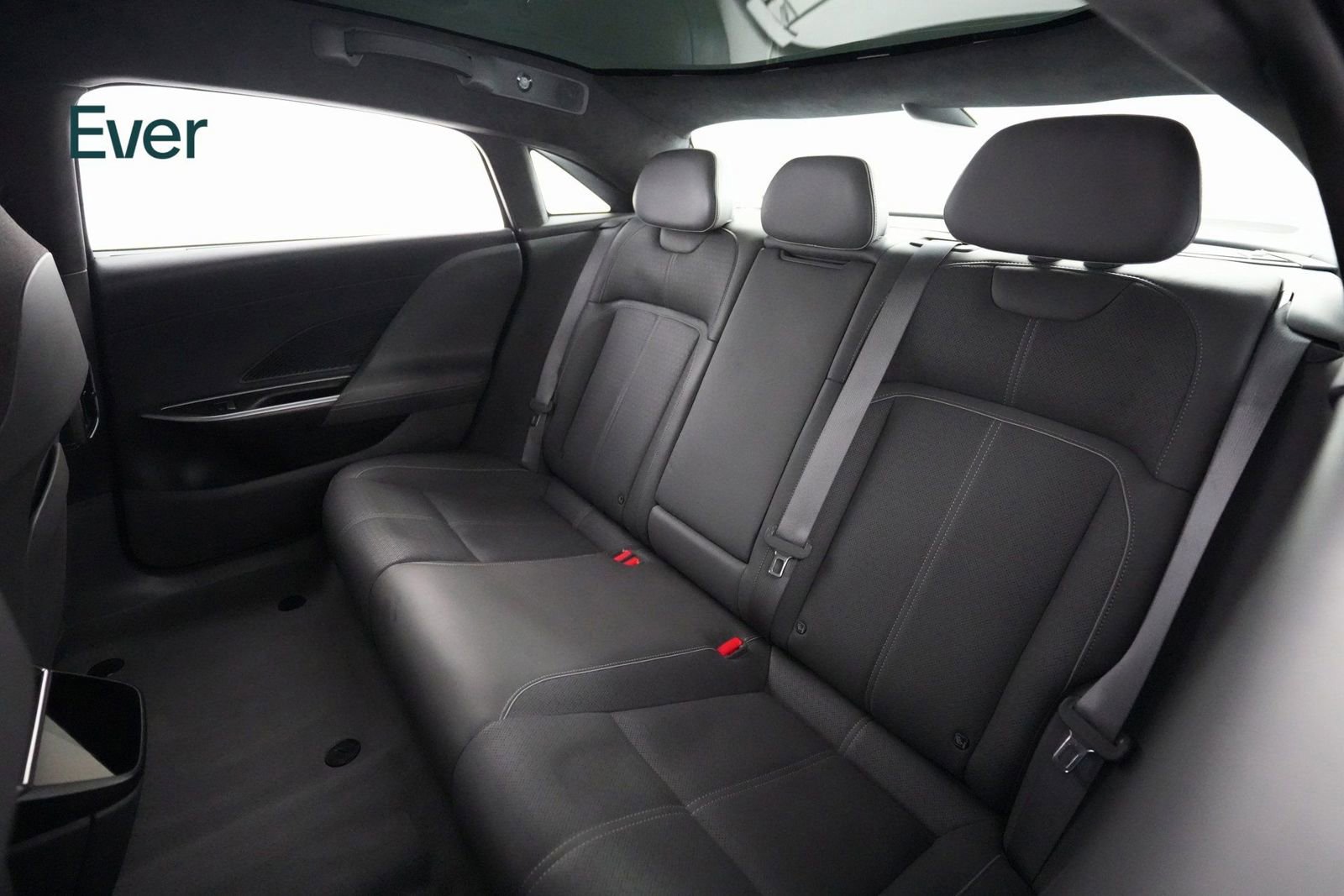 Used 2022 Lucid Air Grand Touring image 10