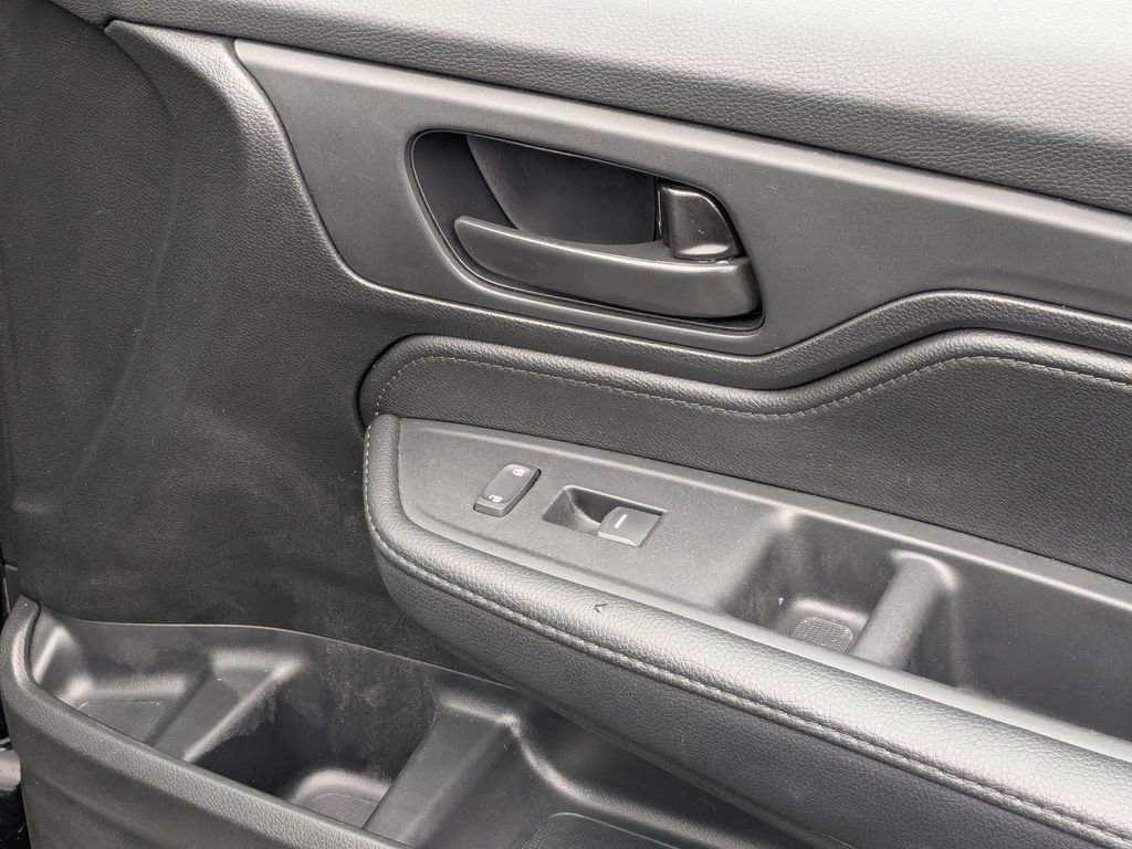 Used 2025 Honda Odyssey Sport-L image 32