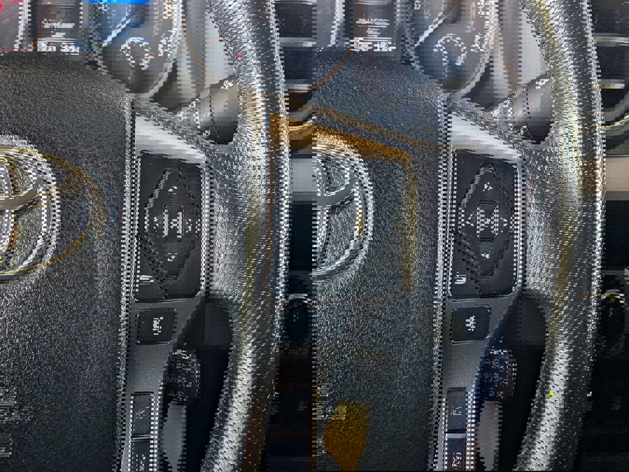 Used 2022 Toyota Tacoma SR5 w/ Trail Edition image 16