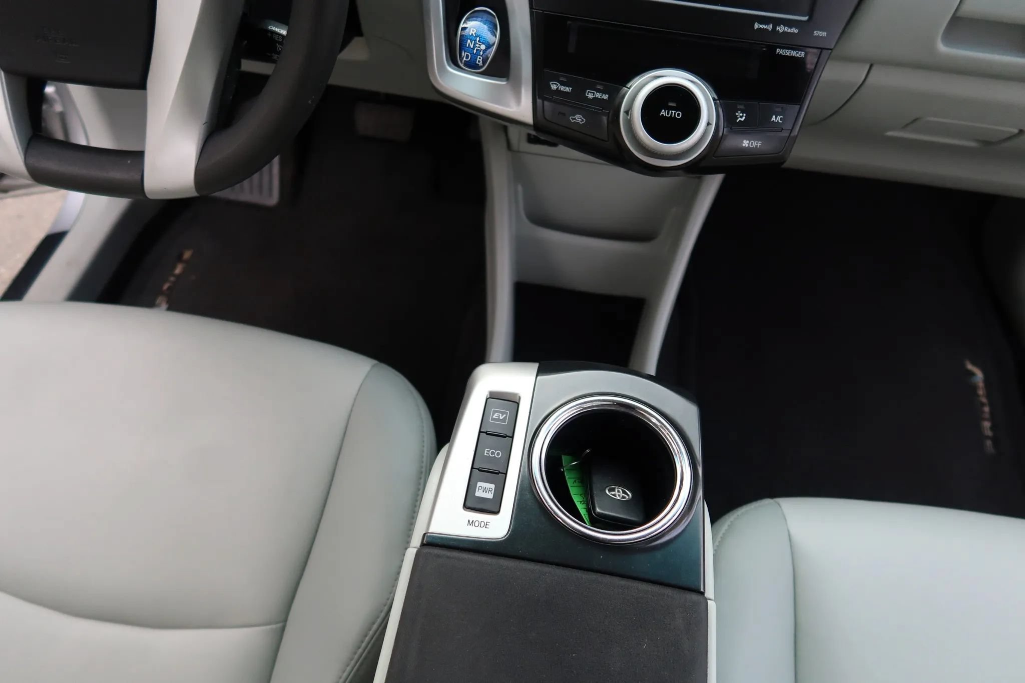 Used 2012 Toyota Prius V Five FWD image 20
