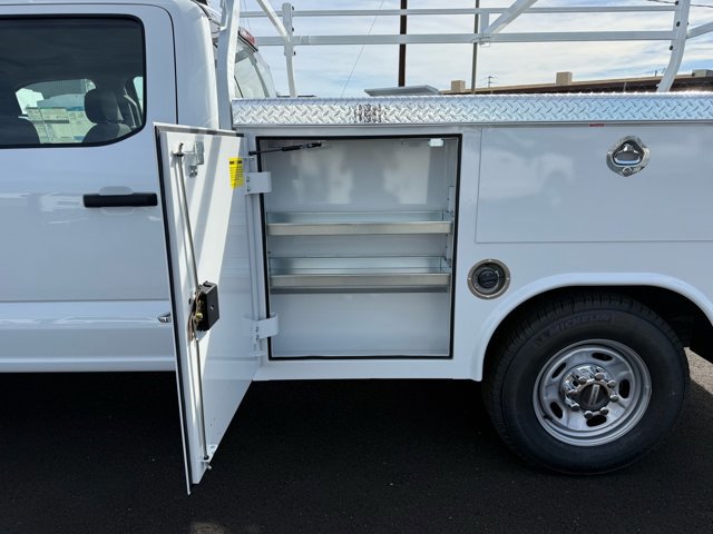 New 2026 Ford F250 XL w/ XL Chrome Package image 12