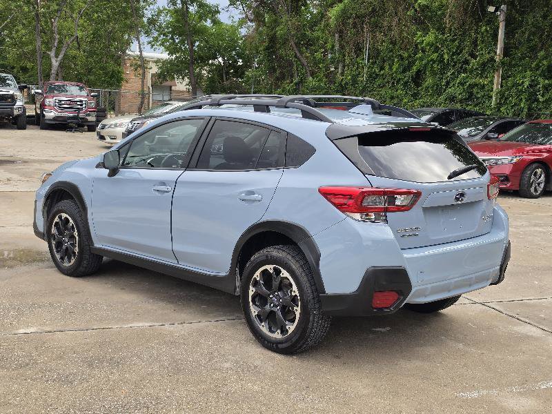 Used 2022 Subaru Crosstrek 2.0i Premium w/ Moonroof Package AWD/4WD image 2