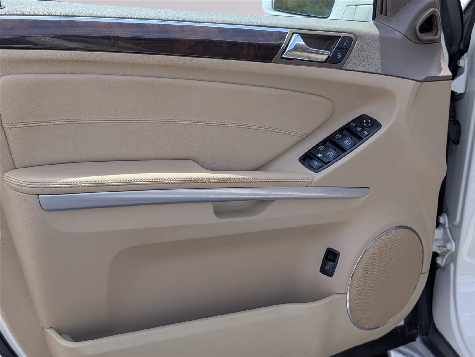 Used 2012 Mercedes-Benz GL 320 BlueTEC 4MATIC image 12