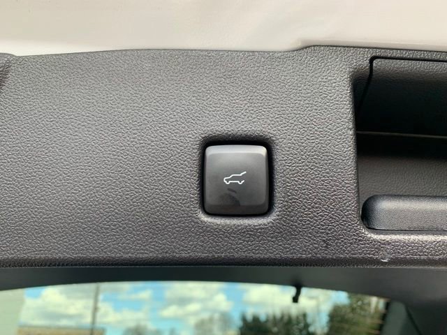Used 2025 Ford Escape Platinum AWD/4WD image 6