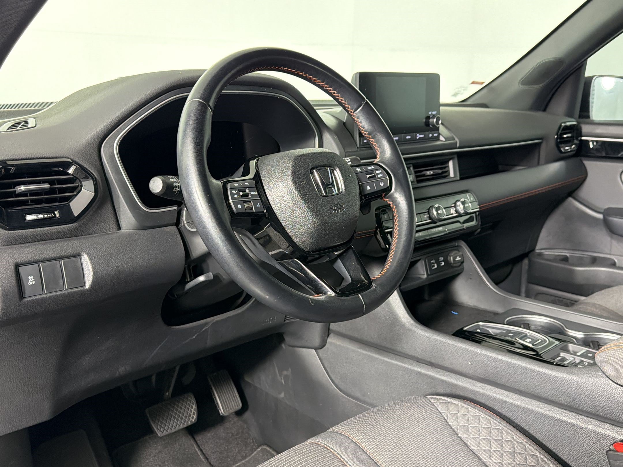 Used 2024 Honda Pilot Sport image 3