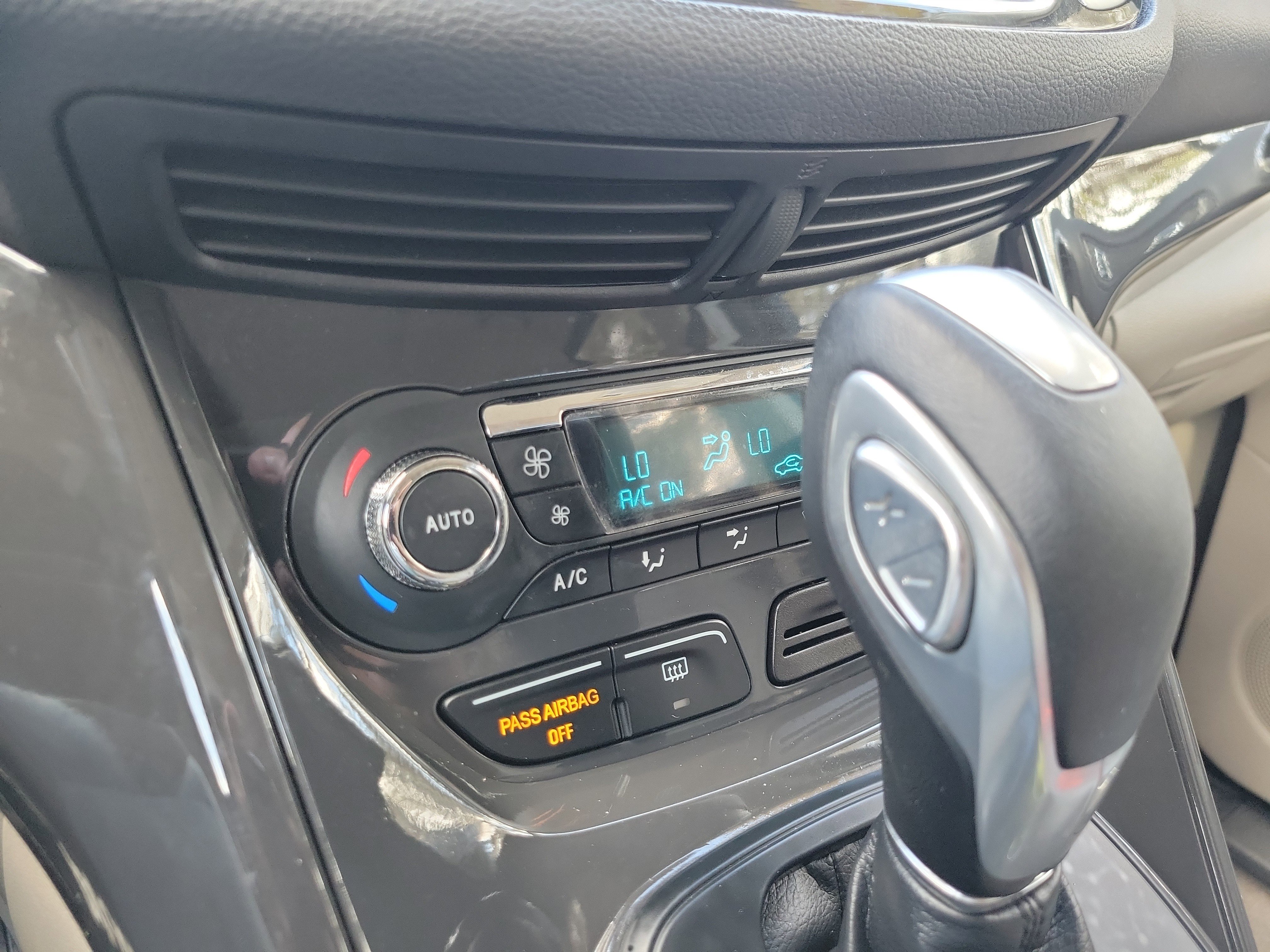 Used 2016 Ford Escape Titanium image 26