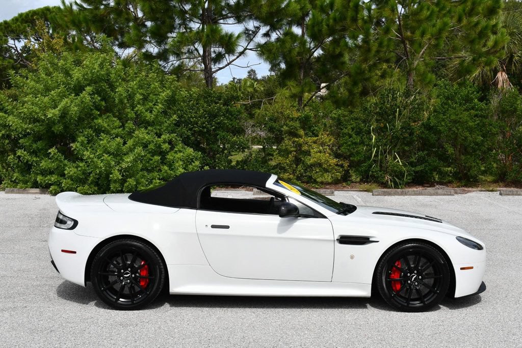Used 2017 Aston Martin V12 Vantage S RWD image 43