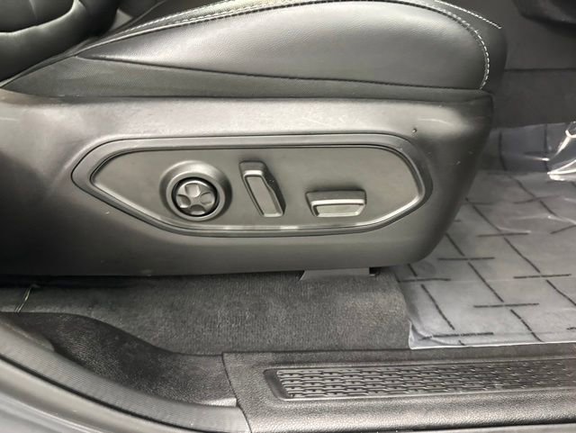 Used 2025 Jeep Grand Cherokee Limited w/ Black Appearance Package AWD/4WD image 26