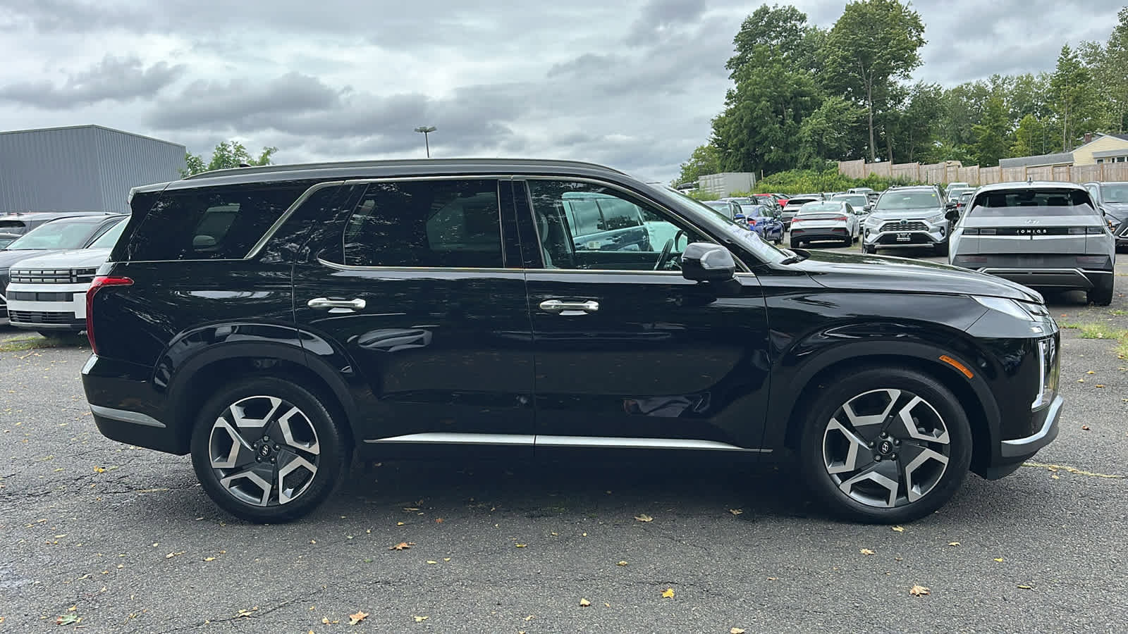 Used 2025 Hyundai Palisade SEL image 2
