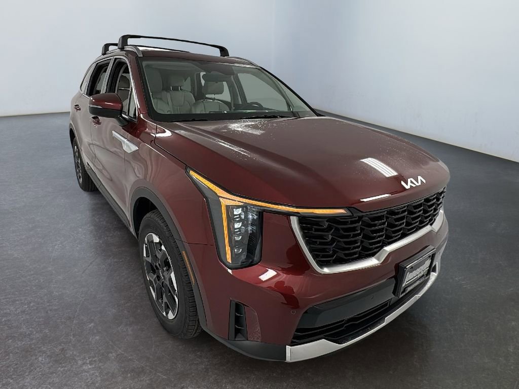 Used 2025 Kia Sorento S image 1