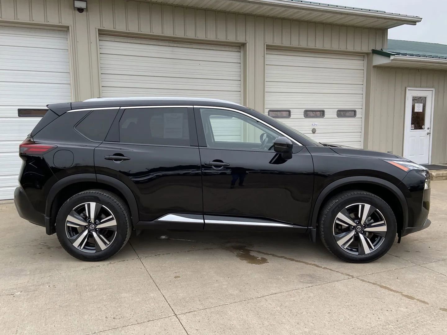 Used 2021 Nissan Rogue SL w/ Premium Package image 7