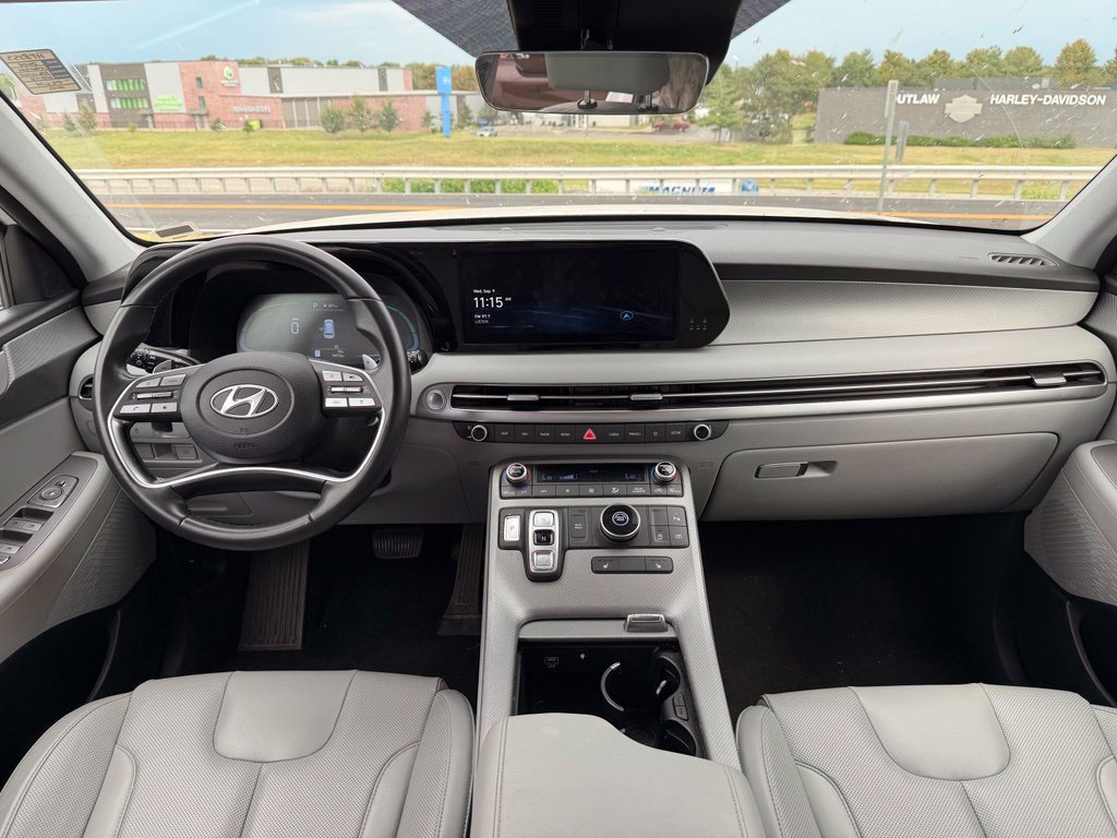 Used 2024 Hyundai Palisade SEL FWD image 3