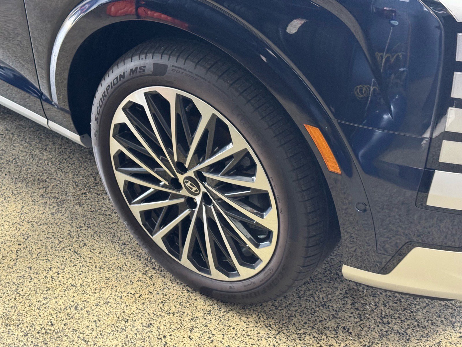Used 2026 Hyundai Palisade Calligraphy AWD/4WD image 4