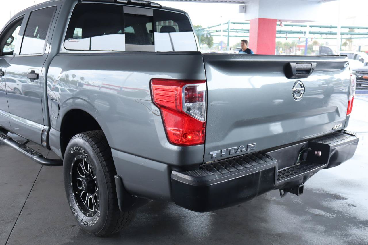 Used 2017 Nissan Titan S AWD/4WD image 8