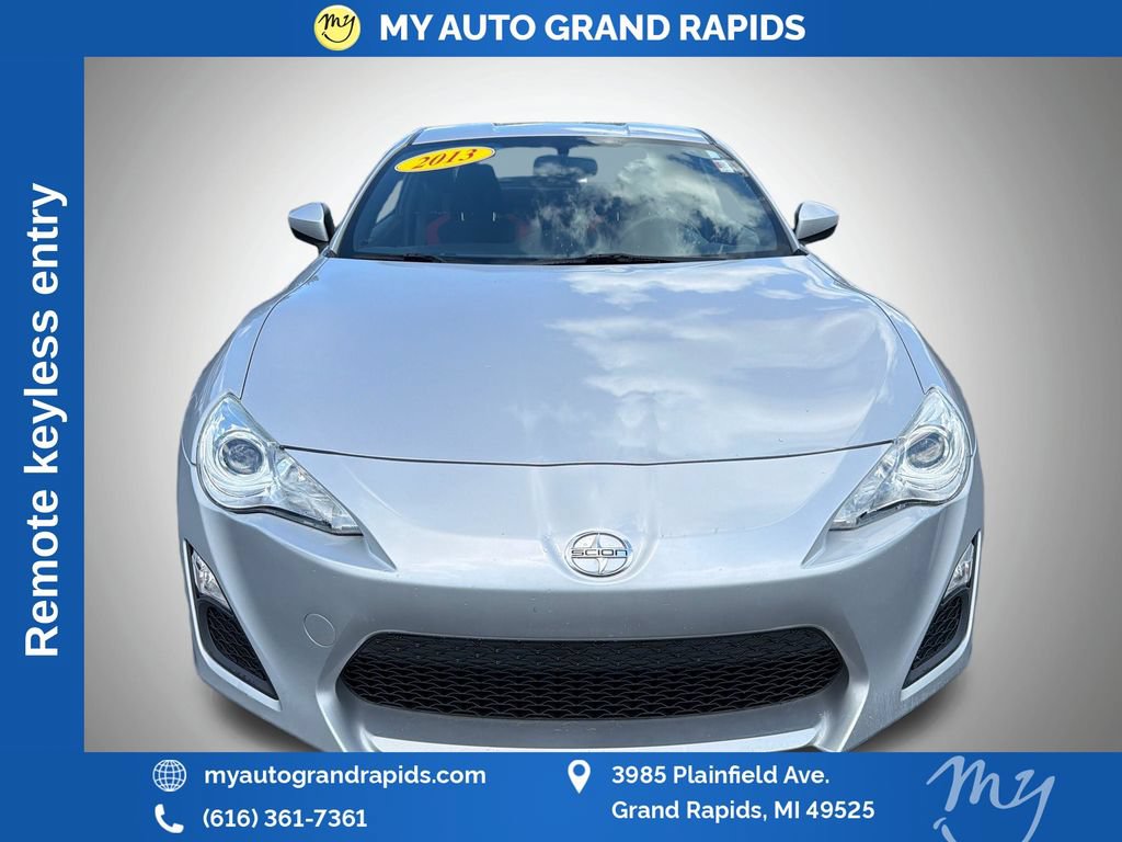 Used 2013 Scion FR-S RWD image 2