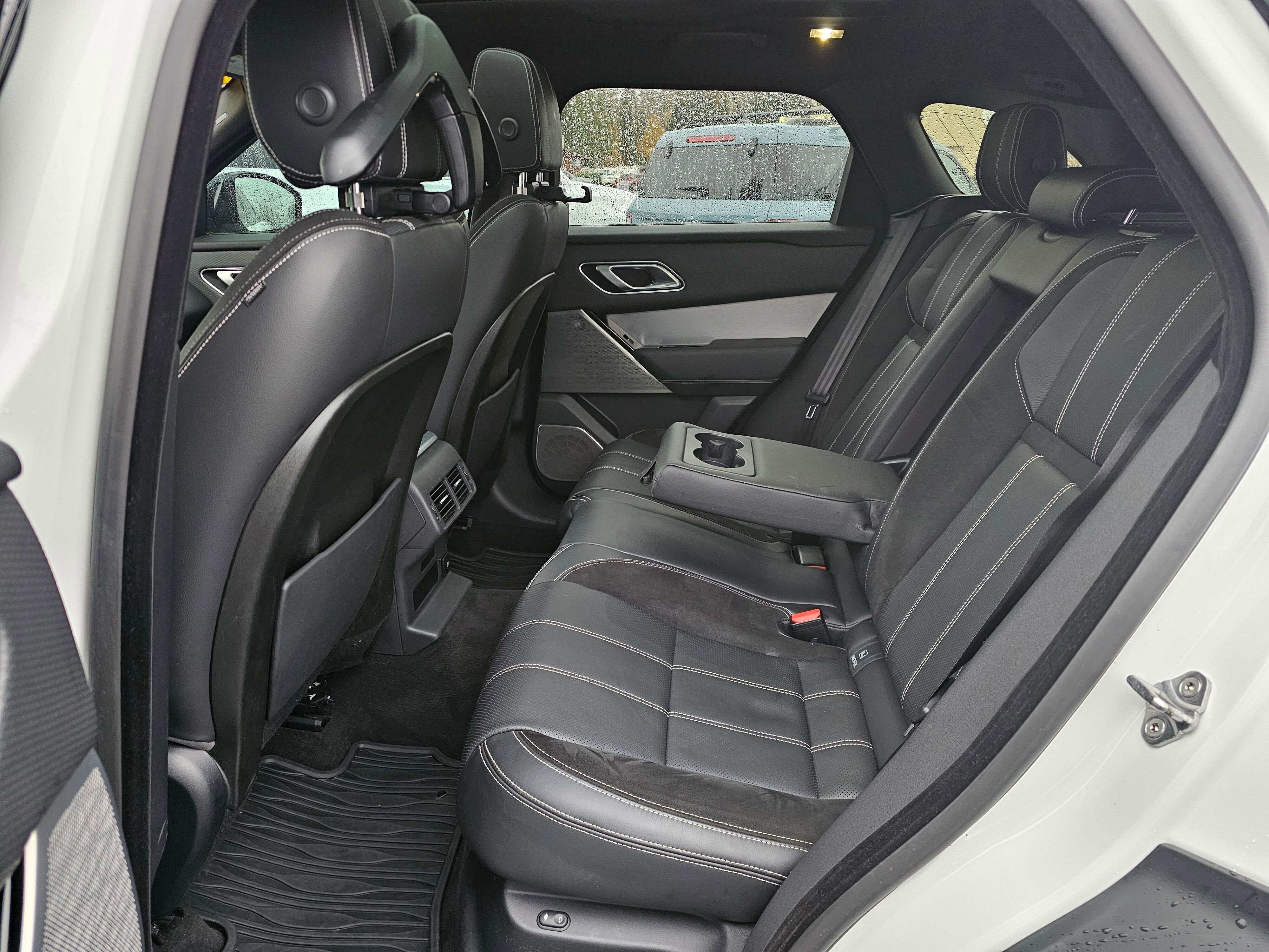 Used 2019 Land Rover Range Rover Velar R-Dynamic SE image 15