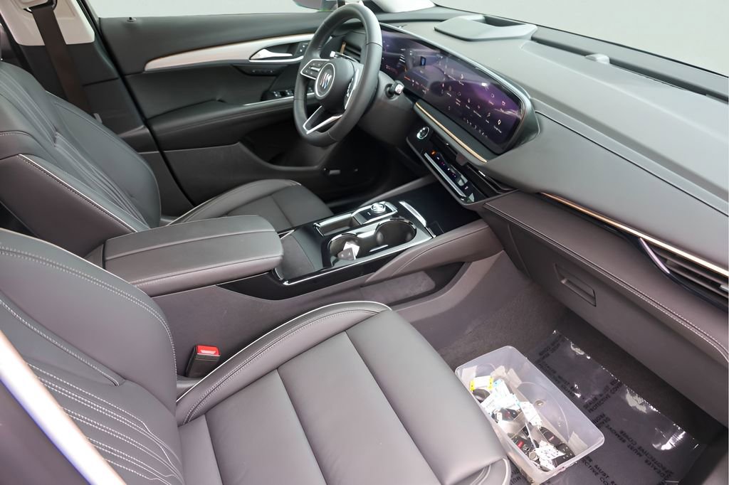 Used 2025 Buick Envision Avenir AWD/4WD image 29