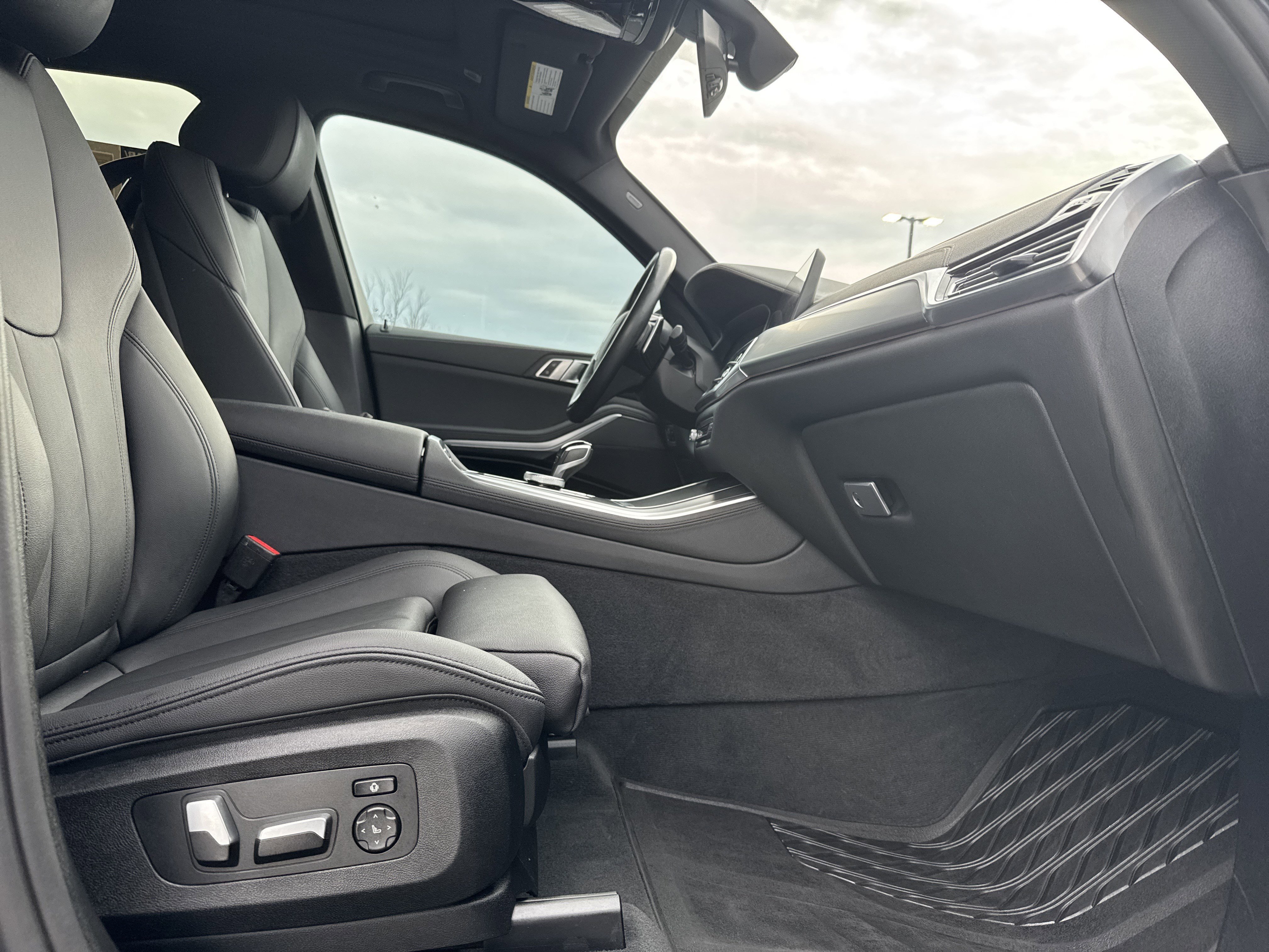 Used 2019 BMW X5 xDrive40i w/ Convenience Package image 30