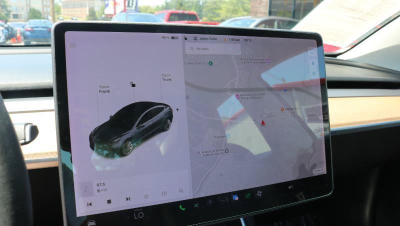 Used 2020 Tesla Model 3 Standard Range RWD image 9