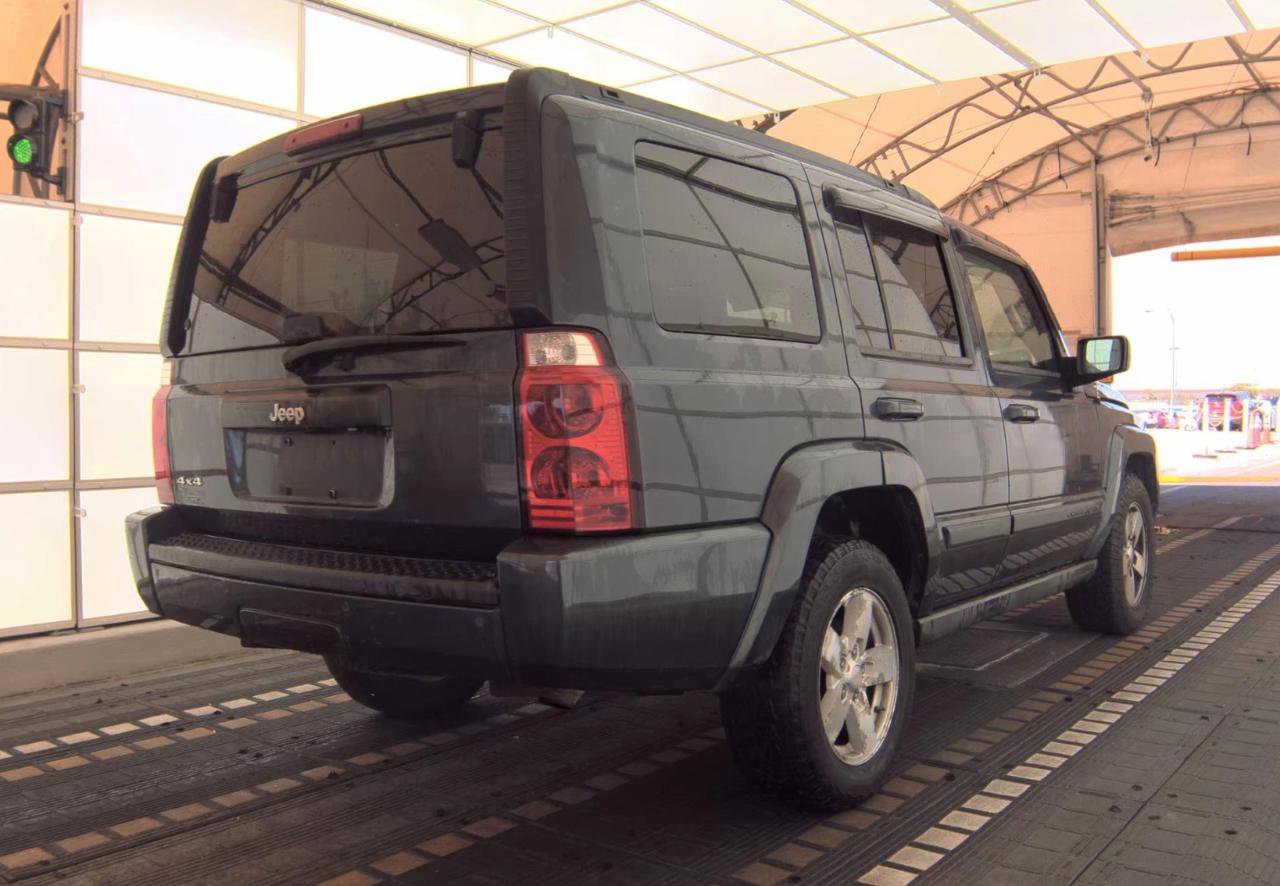Used 2007 Jeep Commander Sport AWD/4WD image 4