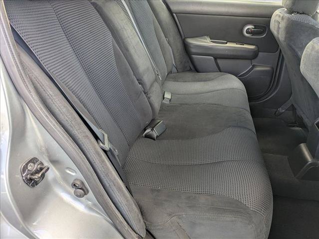 Used 2011 Nissan Versa Hatchback w/ Premium Pkg FWD image 17