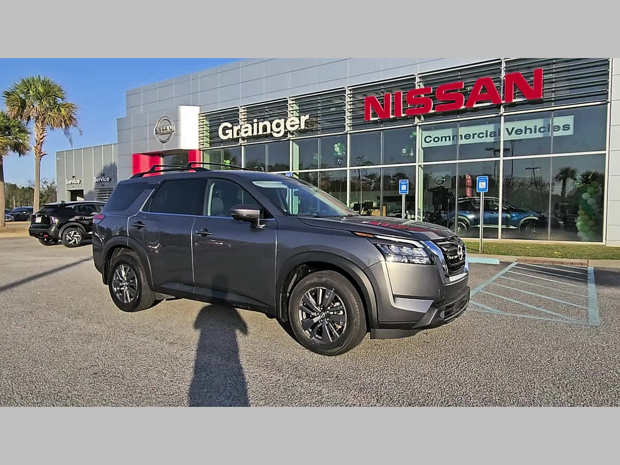 Used 2024 Nissan Pathfinder SV w/ Cargo Package image 17