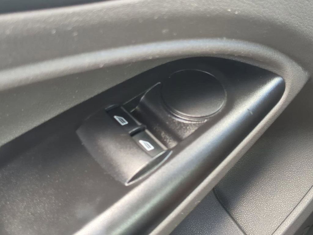 Used 2022 Ford Transit Connect XL image 22