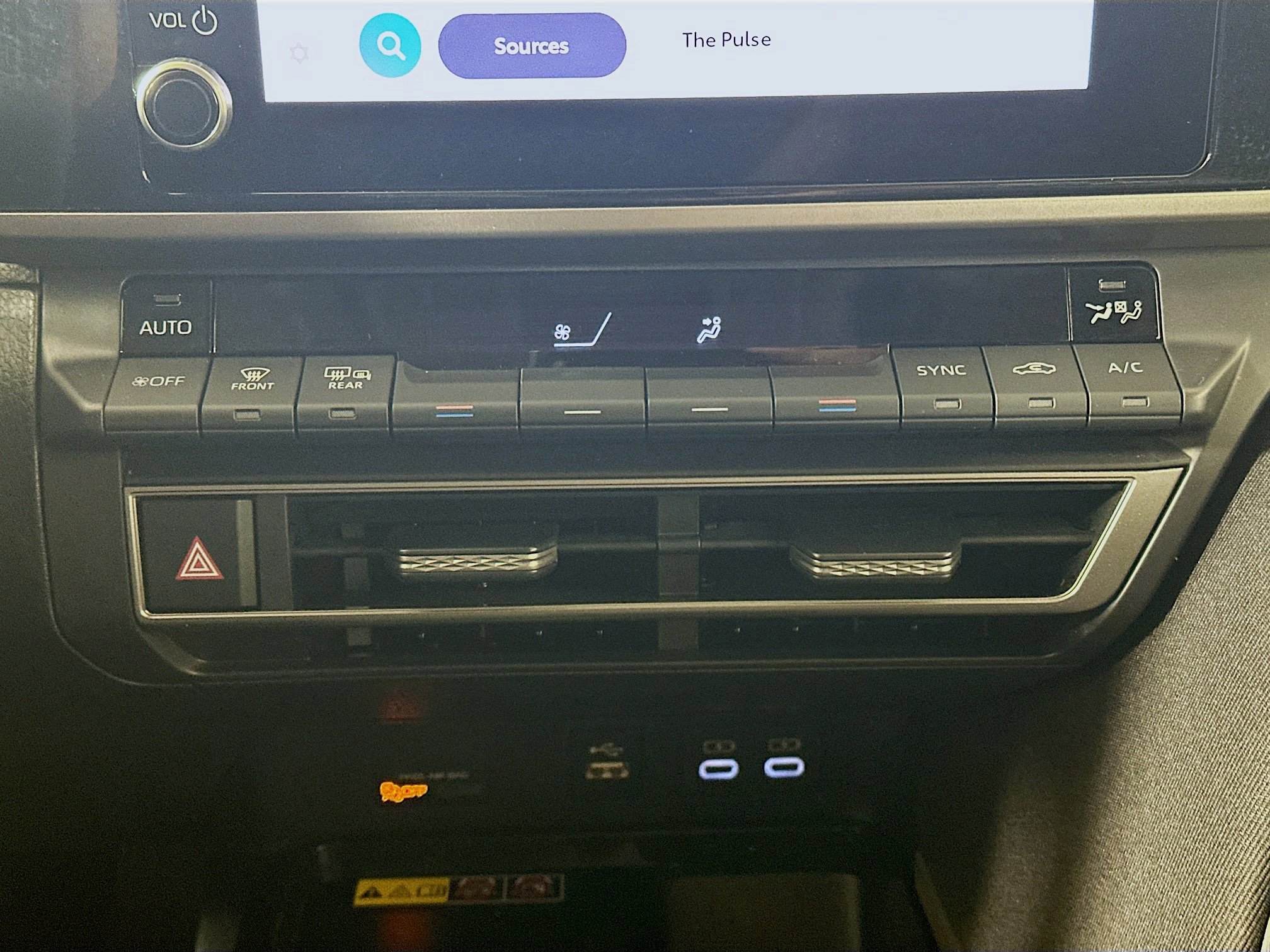 Used 2025 Toyota Camry LE image 23