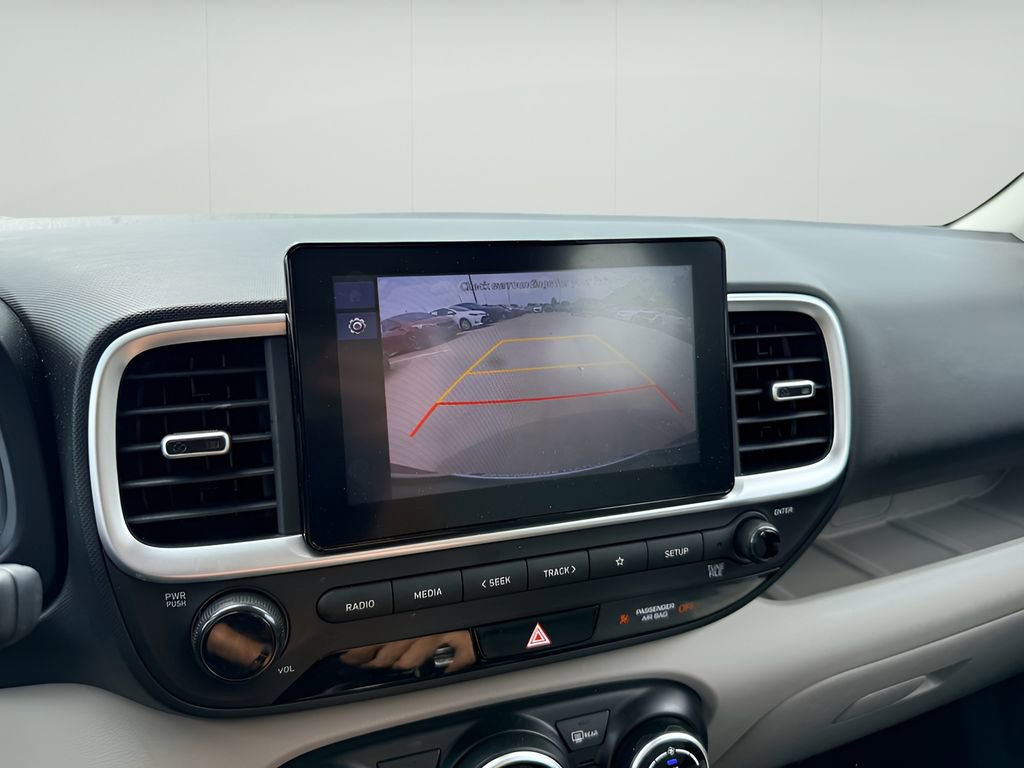 Used 2023 Hyundai Venue SEL FWD image 13