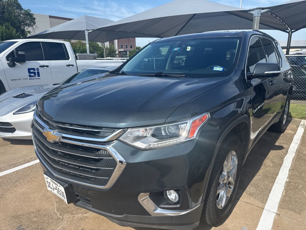 Used 2019 Chevrolet Traverse LT FWD image 2