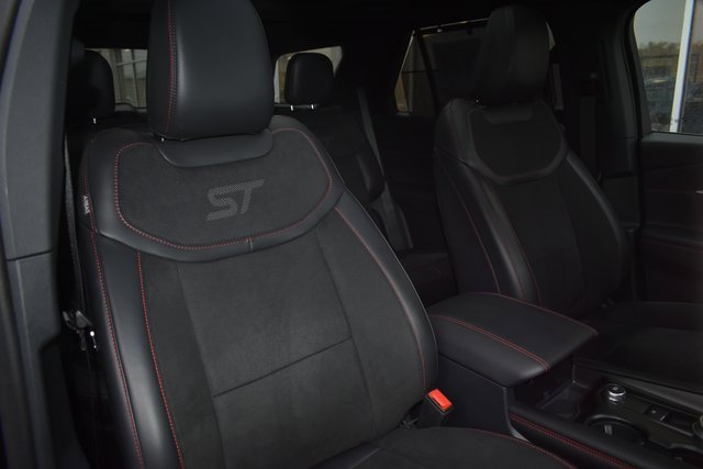 Used 2025 Ford Explorer ST image 54