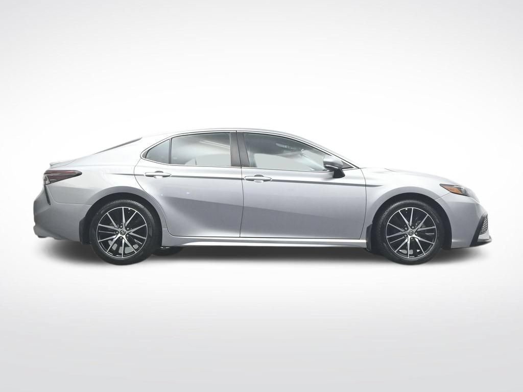 Used 2022 Toyota Camry SE FWD image 40