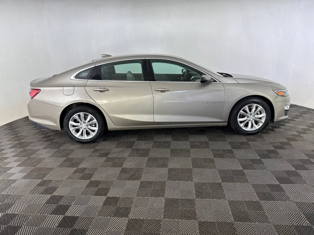 Used 2022 Chevrolet Malibu LT FWD image 4