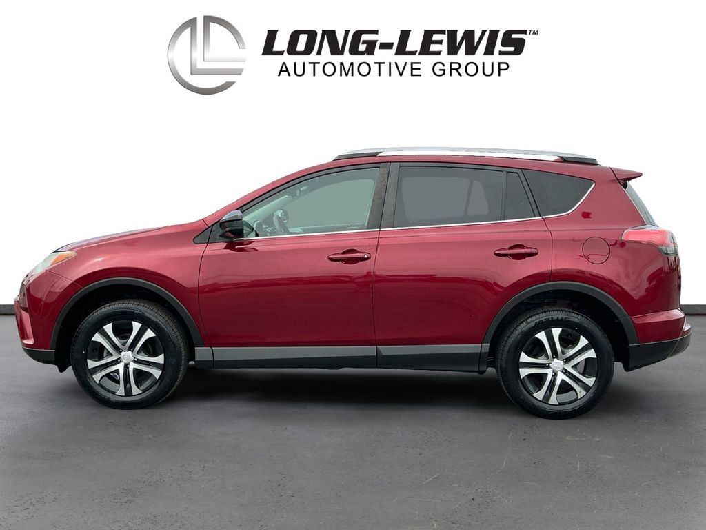 Used 2018 Toyota RAV4 LE FWD image 2