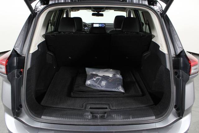 Certified 2026 Nissan Rogue SL FWD image 18