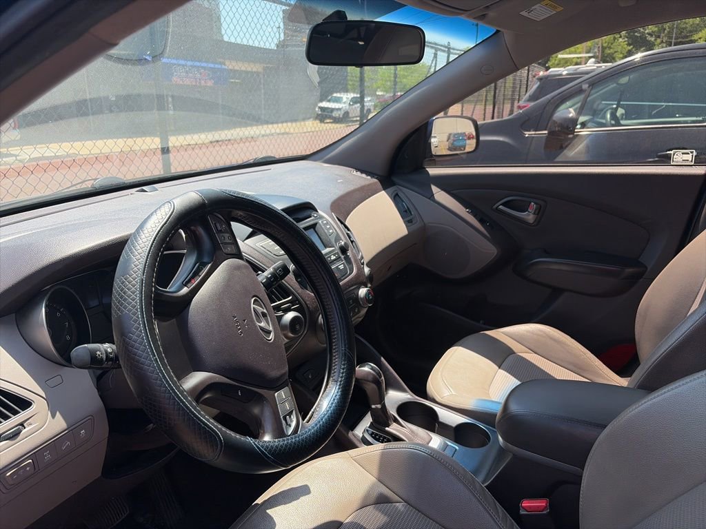 Used 2015 Hyundai Tucson SE AWD/4WD image 11